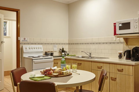 Goldfield Holiday Units - Brisbane Tourism 8