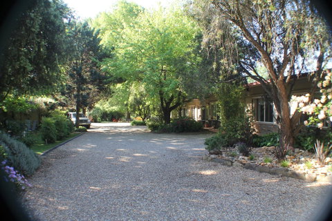 Goldfield Holiday Units - Brisbane Tourism 27