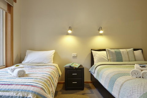 Goldfield Holiday Units - Brisbane Tourism 5
