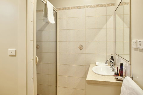 Goldfield Holiday Units - Brisbane Tourism 6