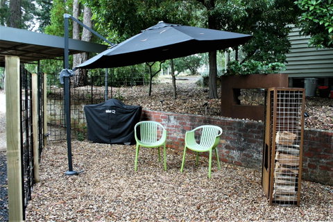 Tangenong Cottages - Brisbane Tourism 11