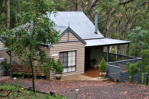 Tangenong Cottages - Brisbane Tourism 0