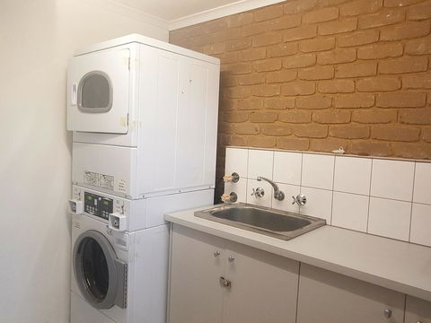 Tropicana Motor Inn - Tourism Brisbane 28