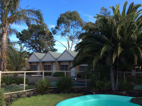 Tropicana Motor Inn - Tourism Brisbane 36