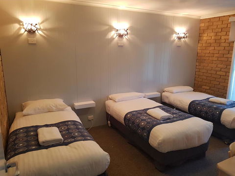 Tropicana Motor Inn - Tourism Brisbane 34