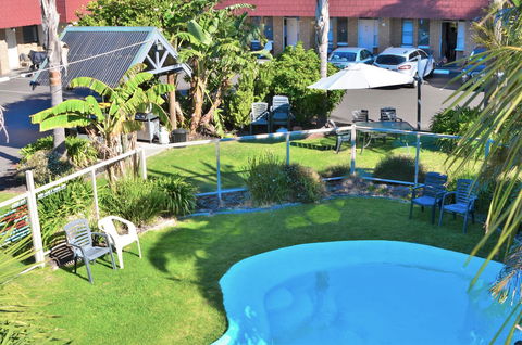 Tropicana Motor Inn - Tourism Brisbane 3