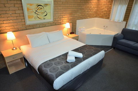 Tropicana Motor Inn - Tourism Brisbane 5
