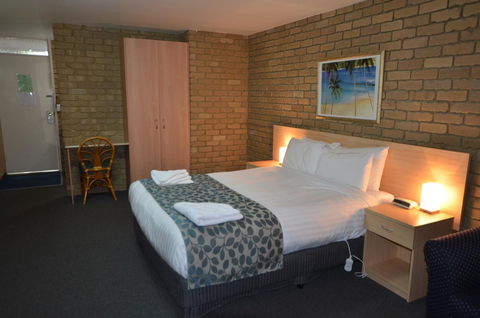 Tropicana Motor Inn - Tourism Brisbane 4