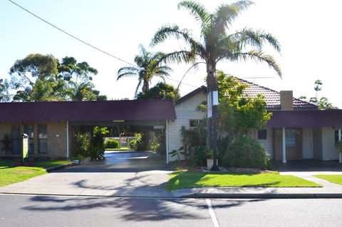 Tropicana Motor Inn - Tourism Brisbane 20