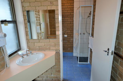 Tropicana Motor Inn - Tourism Brisbane 11