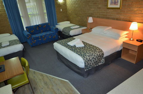 Tropicana Motor Inn - Tourism Brisbane 7