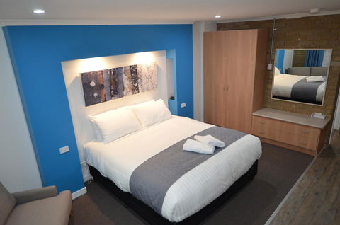 Tropicana Motor Inn - Tourism Brisbane 0