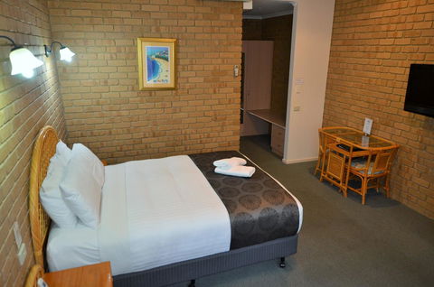 Tropicana Motor Inn - Tourism Brisbane 8