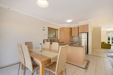 Sea Shells On Banyan Apartment - Tourism Brisbane 5