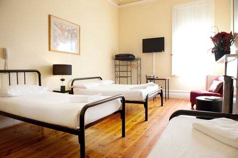 Hotel Claremont Guest House - Tourism Brisbane 12