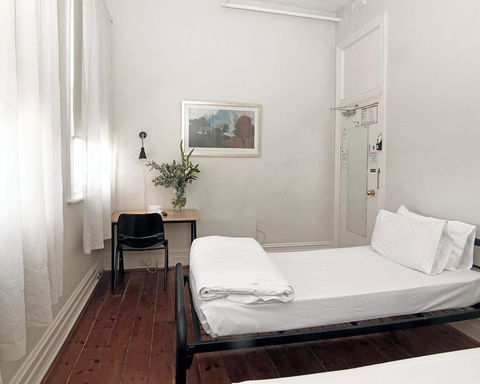 Hotel Claremont Guest House - Tourism Brisbane 11