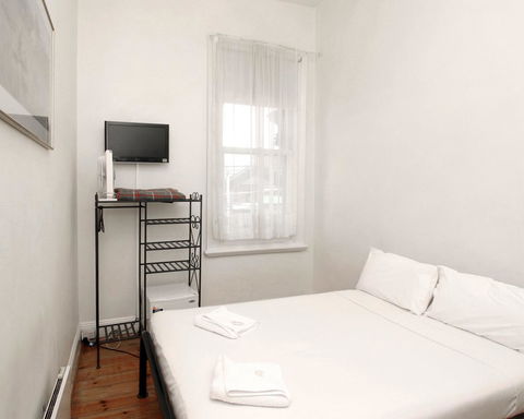 Hotel Claremont Guest House - Tourism Brisbane 27