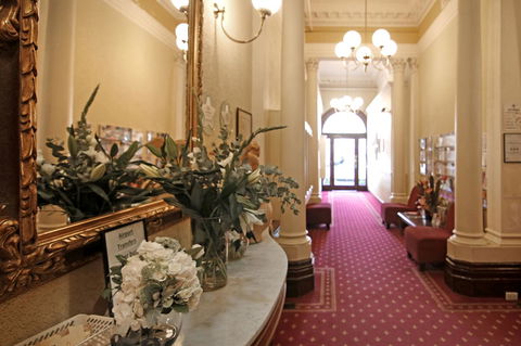 Hotel Claremont Guest House - Tourism Brisbane 0