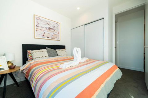 Ocean View/South-bank Premium Location 2 Bedroom Apartments - Brisbane Tourism 13