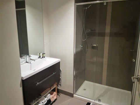 Southbank Short Stay Apartment - Brisbane Tourism 7