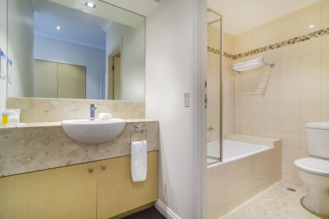 Clarion Suites Gateway - Brisbane Tourism 12