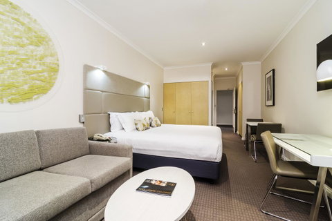 Clarion Suites Gateway - Brisbane Tourism 13