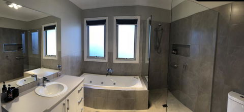 Luxury Abalina Cottages - Tourism Brisbane 14
