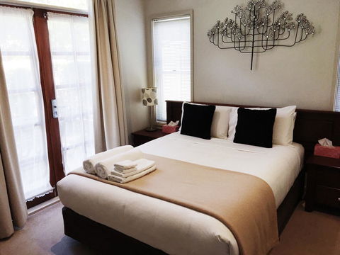 Luxury Abalina Cottages - Tourism Brisbane 3