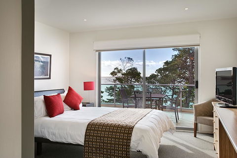 The Waves Apartments - Tourism Brisbane 0