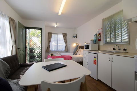 Kanasta Caravan Park - Brisbane Tourism 23