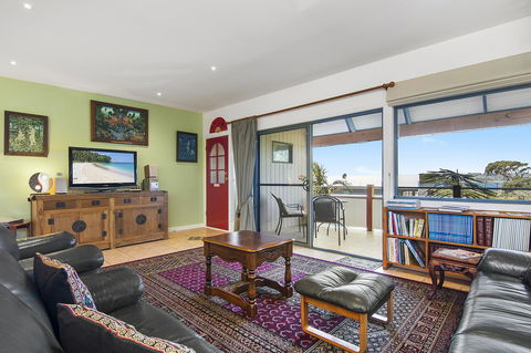 Black Dolphin Beach Penthouse - Tourism Brisbane 9