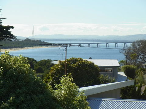 Black Dolphin Beach Penthouse - Tourism Brisbane 14