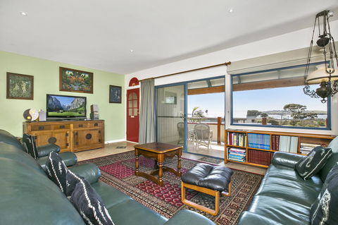 Black Dolphin Beach Penthouse - Tourism Brisbane 18