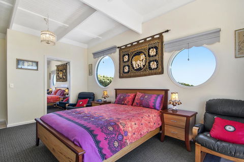 Black Dolphin Beach Penthouse - Tourism Brisbane 12