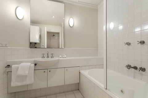 Comfort Hotel Melbourne Central - Brisbane Tourism 17