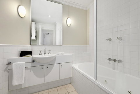 Comfort Hotel Melbourne Central - Brisbane Tourism 6