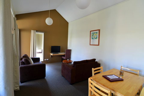 Executive Hideaway - Brisbane Tourism 9