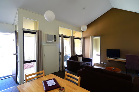 Executive Hideaway - Brisbane Tourism 7