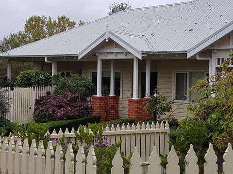 Healesville House - Fig Tree House - Tourism Brisbane 0