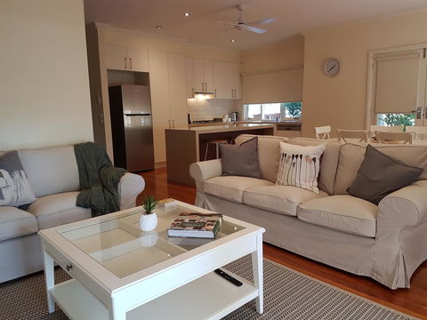 Healesville House - Fig Tree House - Tourism Brisbane 7
