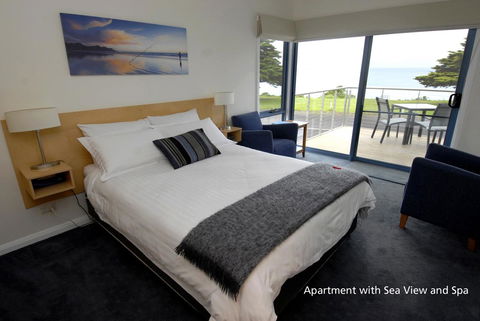 Seascape Accommodation - Tourism Brisbane 0