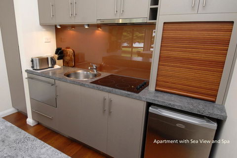 Seascape Accommodation - Tourism Brisbane 3