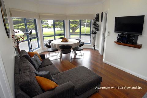 Seascape Accommodation - Tourism Brisbane 1