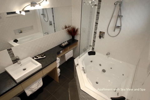 Seascape Accommodation - Tourism Brisbane 2