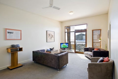 Lornebeach Apartments - Tourism Brisbane 44