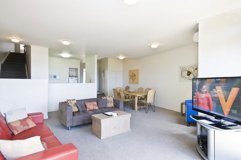 Lornebeach Apartments - Tourism Brisbane 5