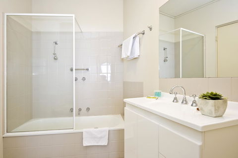 Lornebeach Apartments - Tourism Brisbane 30