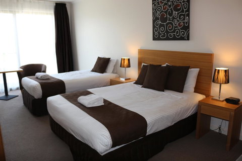 Bairnsdale International - Brisbane Tourism 28