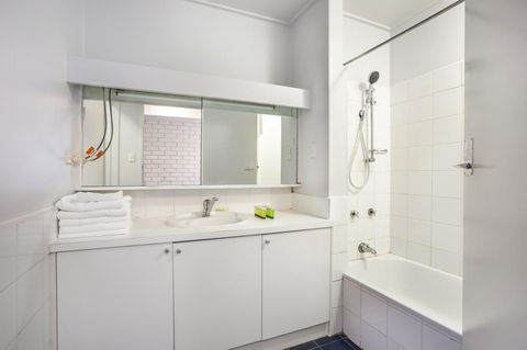 Burvale Hotel - Tourism Brisbane 1