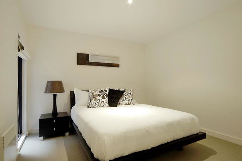 C-Scape Water Front Apartment - Brisbane 4u 6
